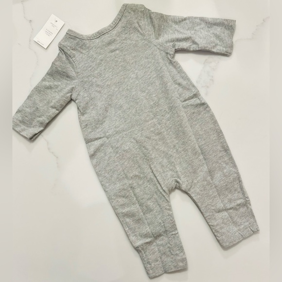 Christmas Onesie - babyGap Meet Me Under The Mistletoe - Picture 3 of 3